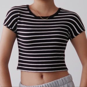 B&W STRIPPED CROPPED TSHIRT 🖤🤍
